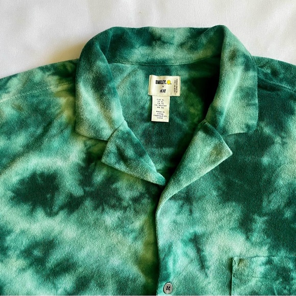 Smiley x H&M Men’s Button Up Shirt Green Tie Dye Size XL. - Picture 2 of 6